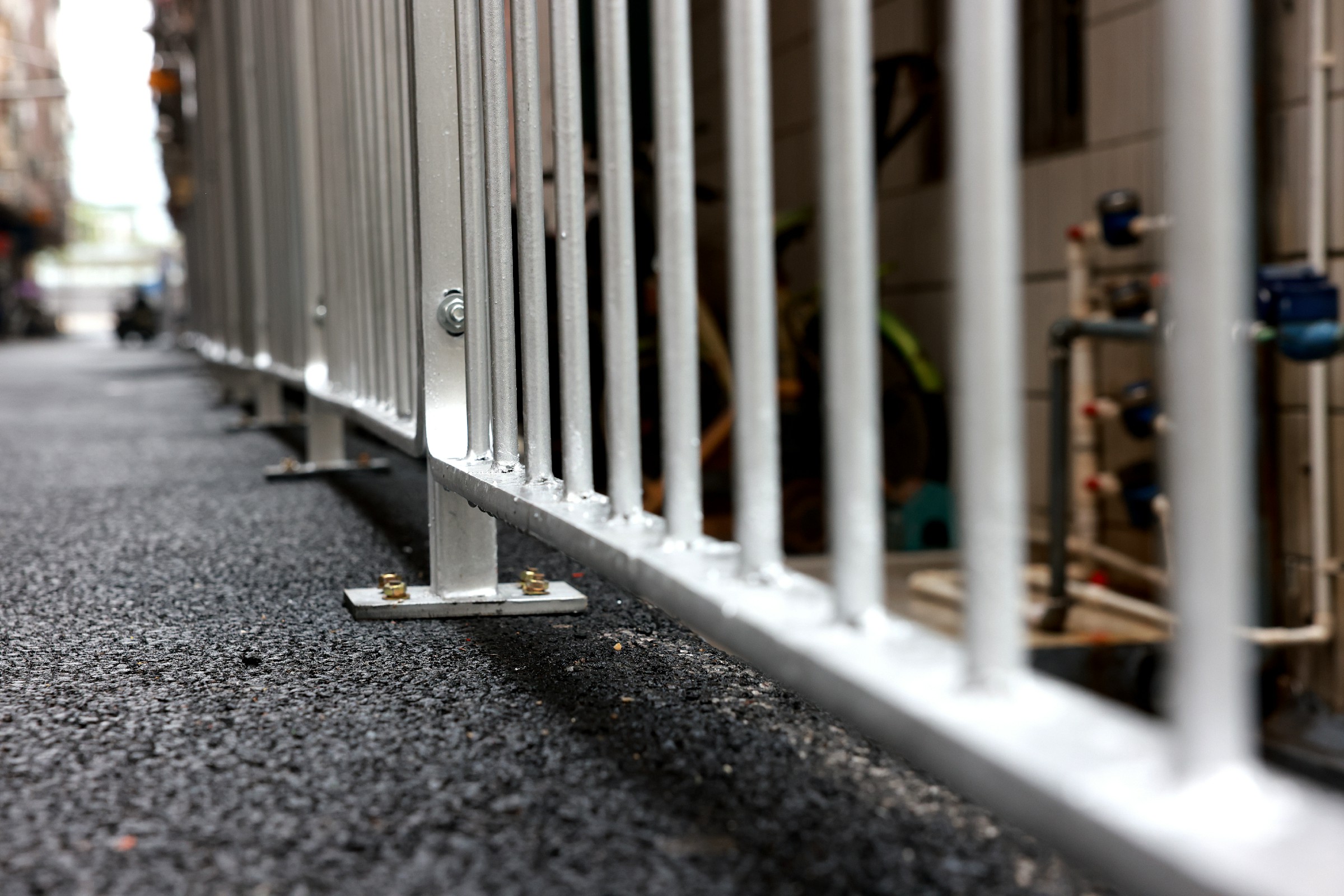 沥青地面螺丝钉.jpg 沥青地面螺丝钉.jpg